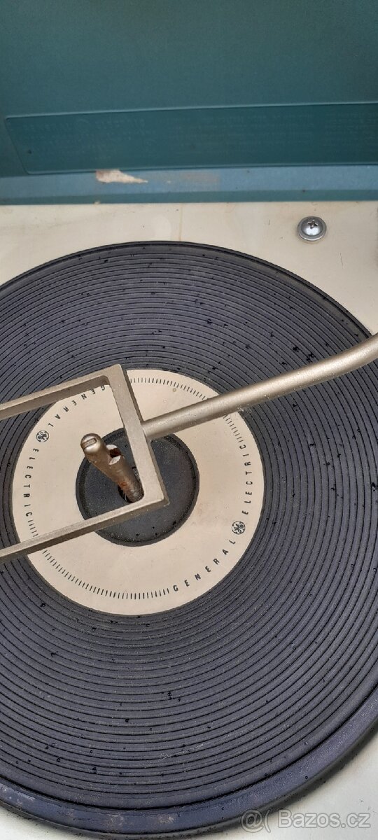 Retro stary gramofon přenosný General Electric Wildcat - 4