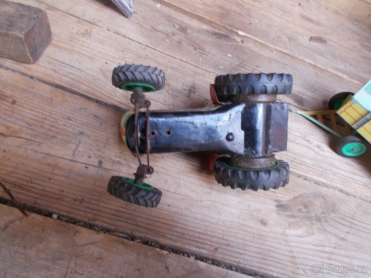 Plechový traktor s valníkem - 4