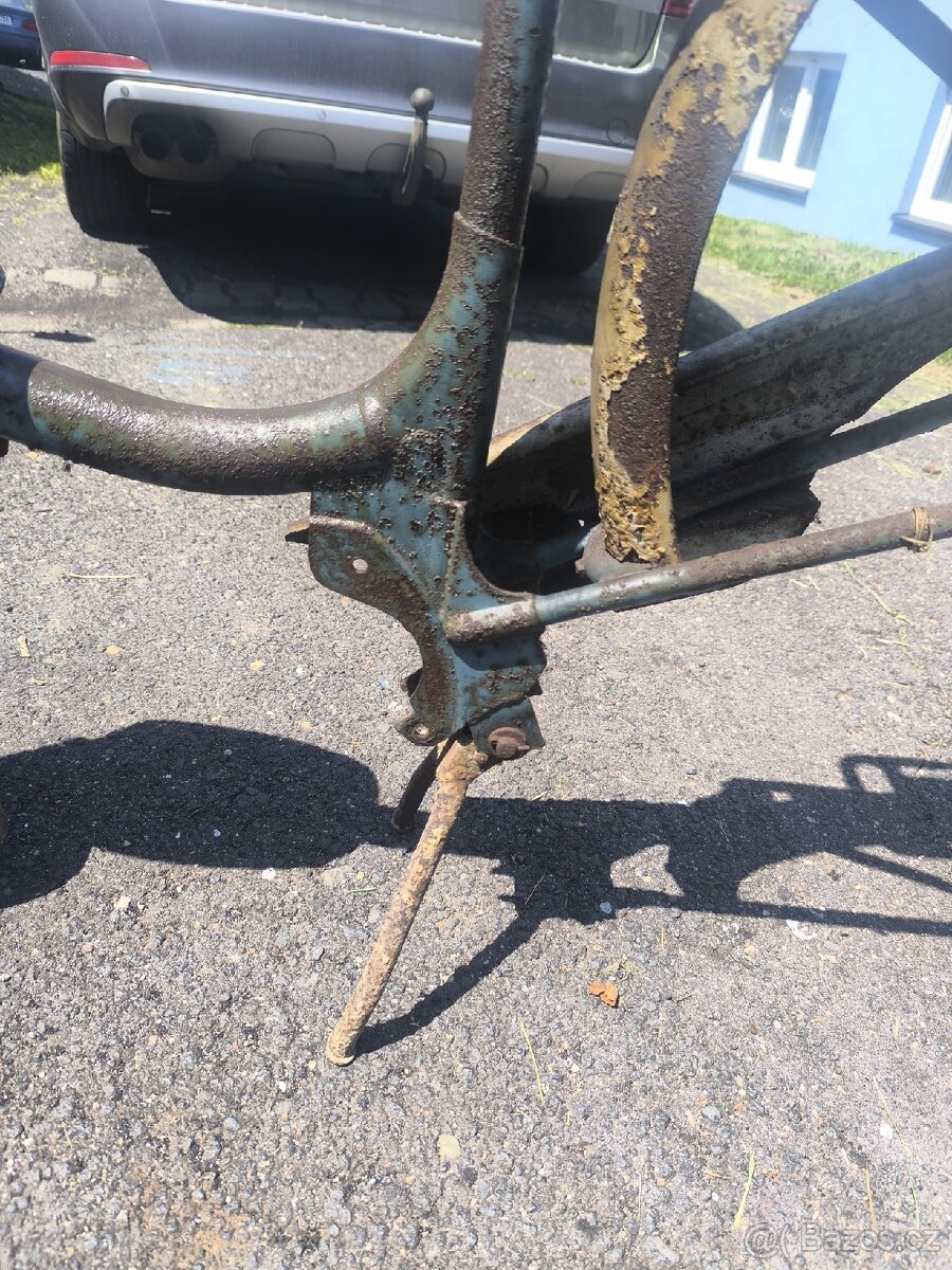 Stadion S11, rám +komplet plechařina. - 4