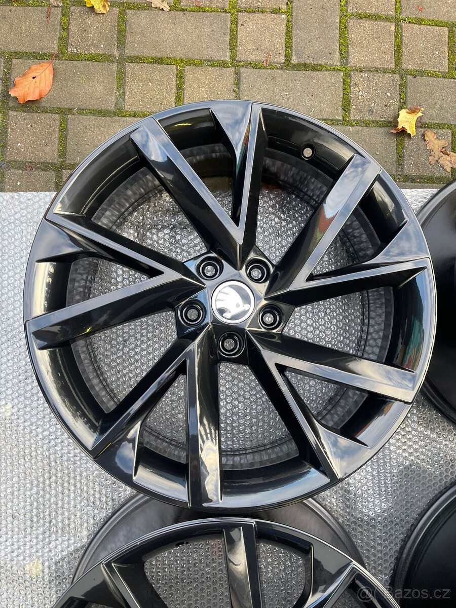 ORIGINÁL Alu Škoda VEGA R19, 5x112, ET44 - TOP STAV - 4