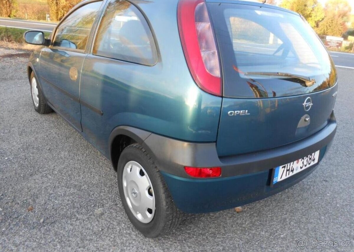 Opel Corsa 1,0 12V Club benzín - 4
