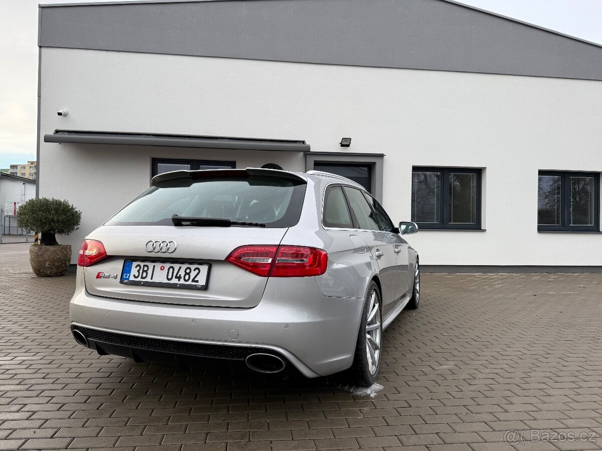 Audi RS4 - 4