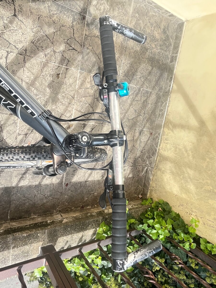 TREK 4300 horské kolo - rám XS, průměr kola 26” - 4