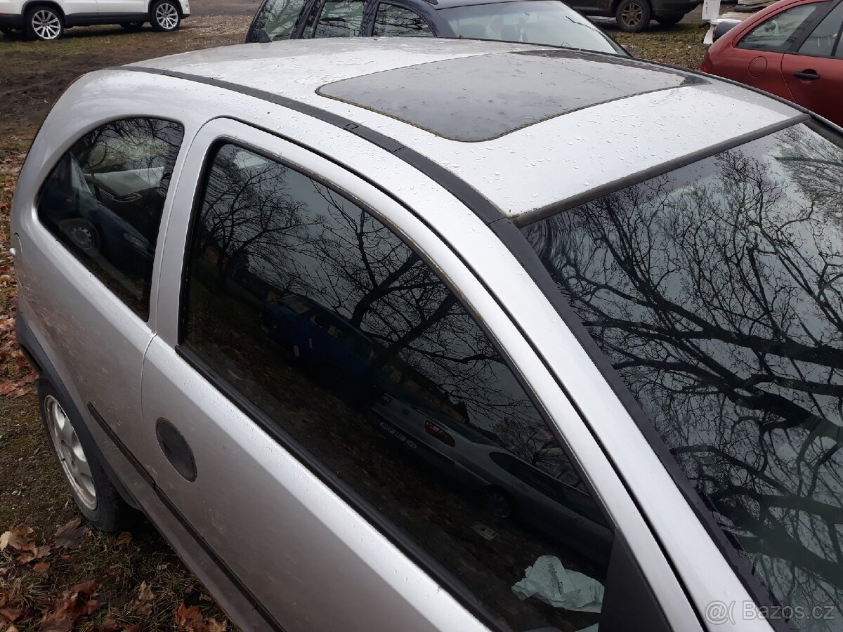 Prodám Opel Corsa C na díly - 4