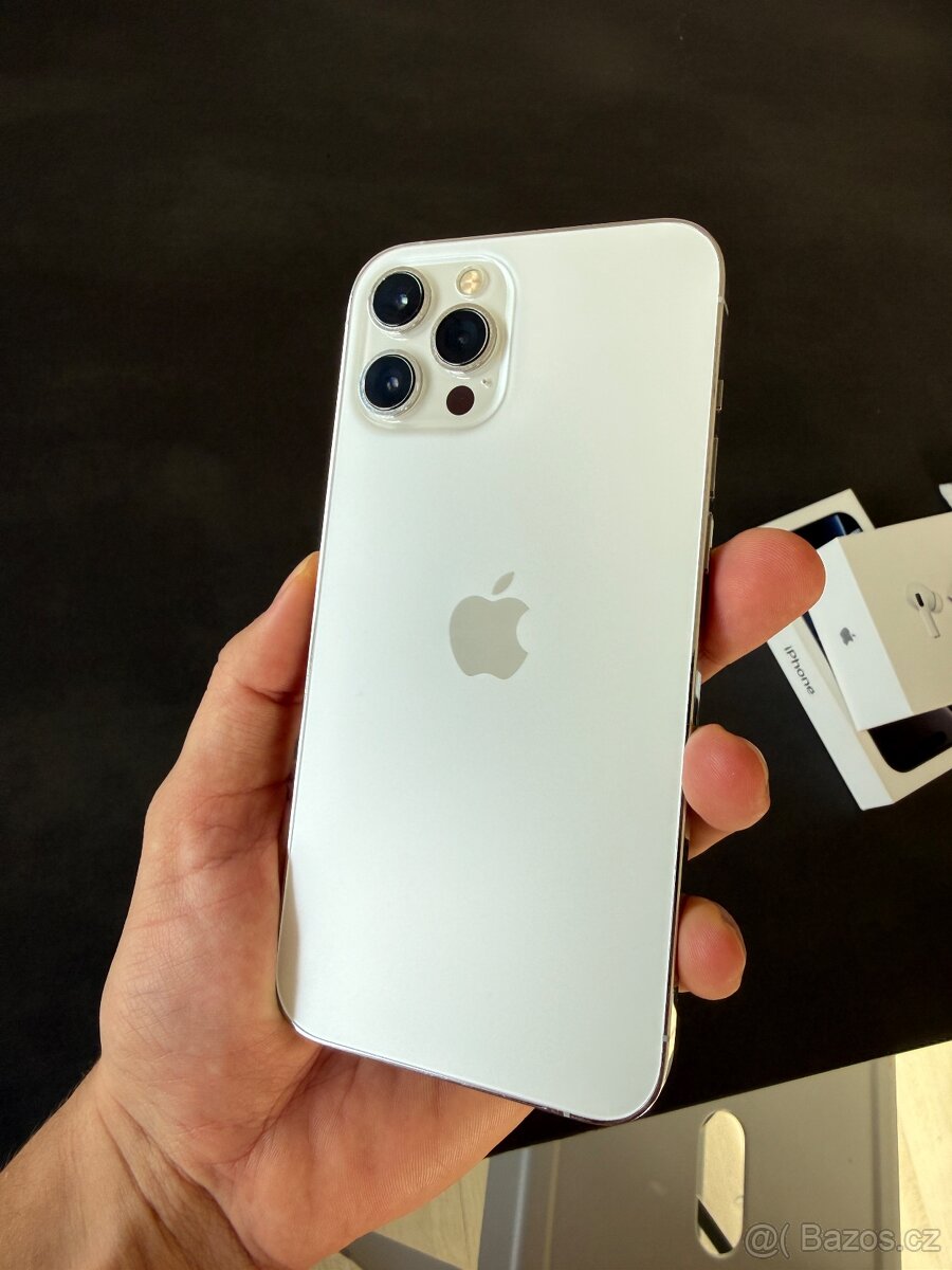 iPhone 12 PRO MAX 256GB bílá - 4