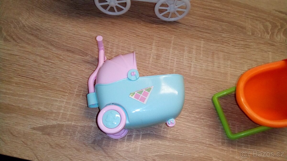 Kočárky ,postýlka pro malé panenky - 4