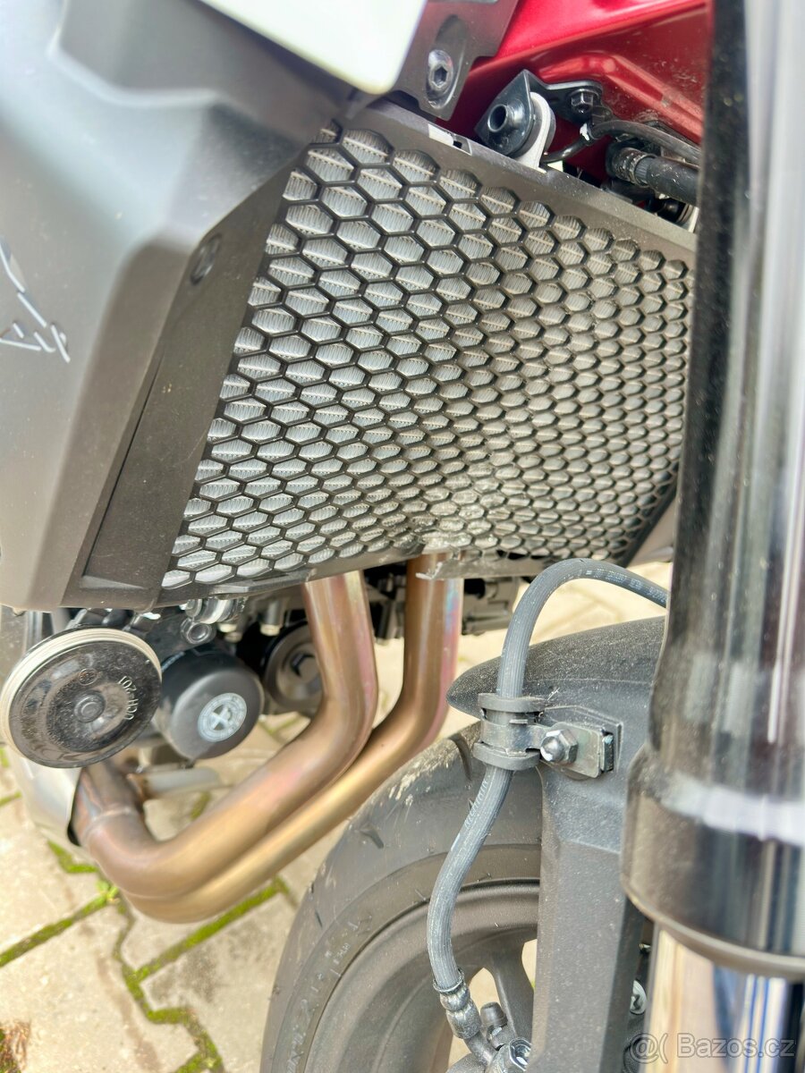 Honda cb 750 Hornet - 4