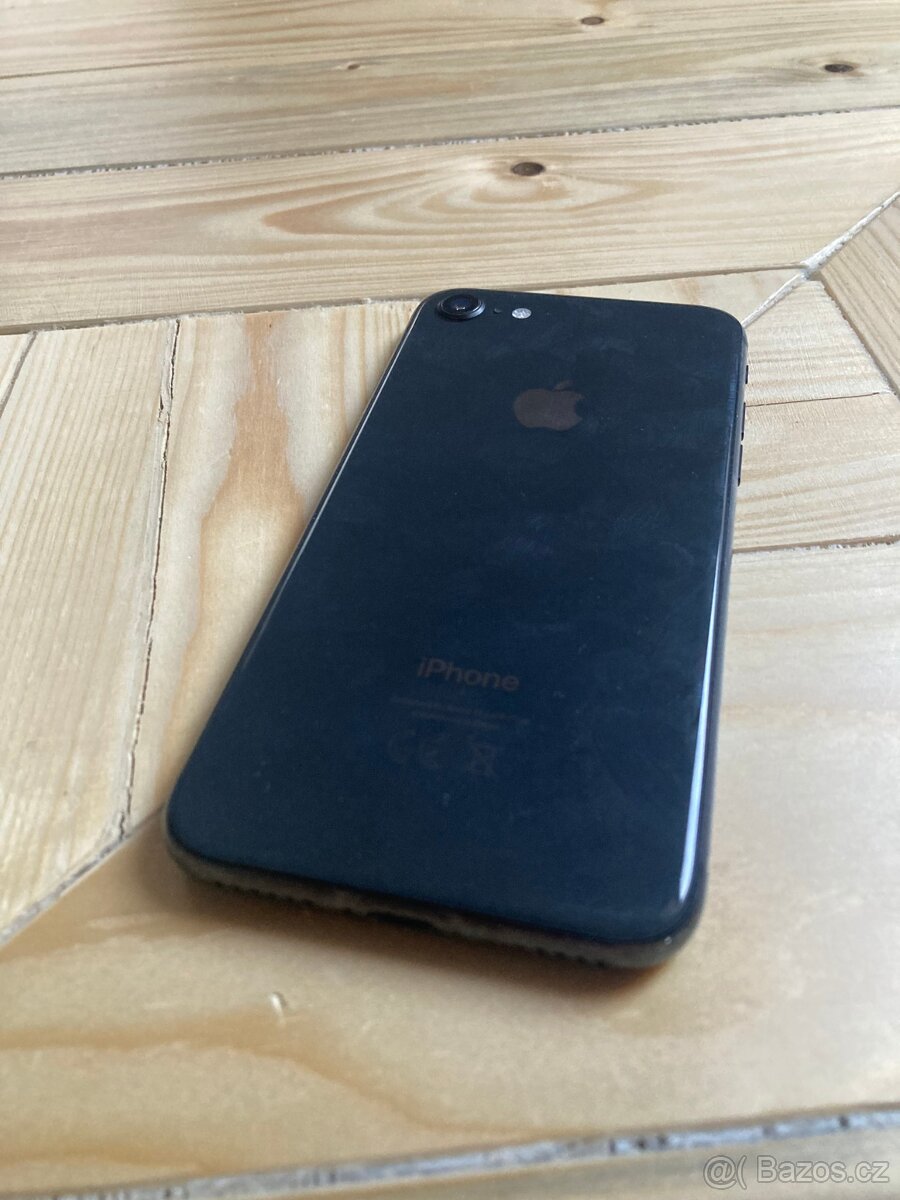 Prodám iPhone 8 64 GB - 4