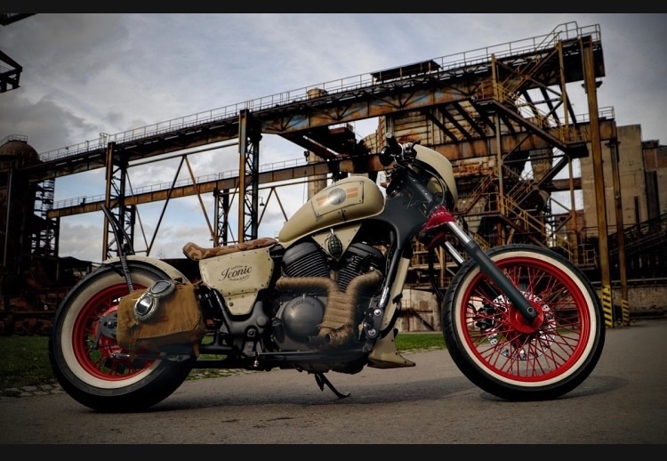 Honda SHADOW 600 Military - 4