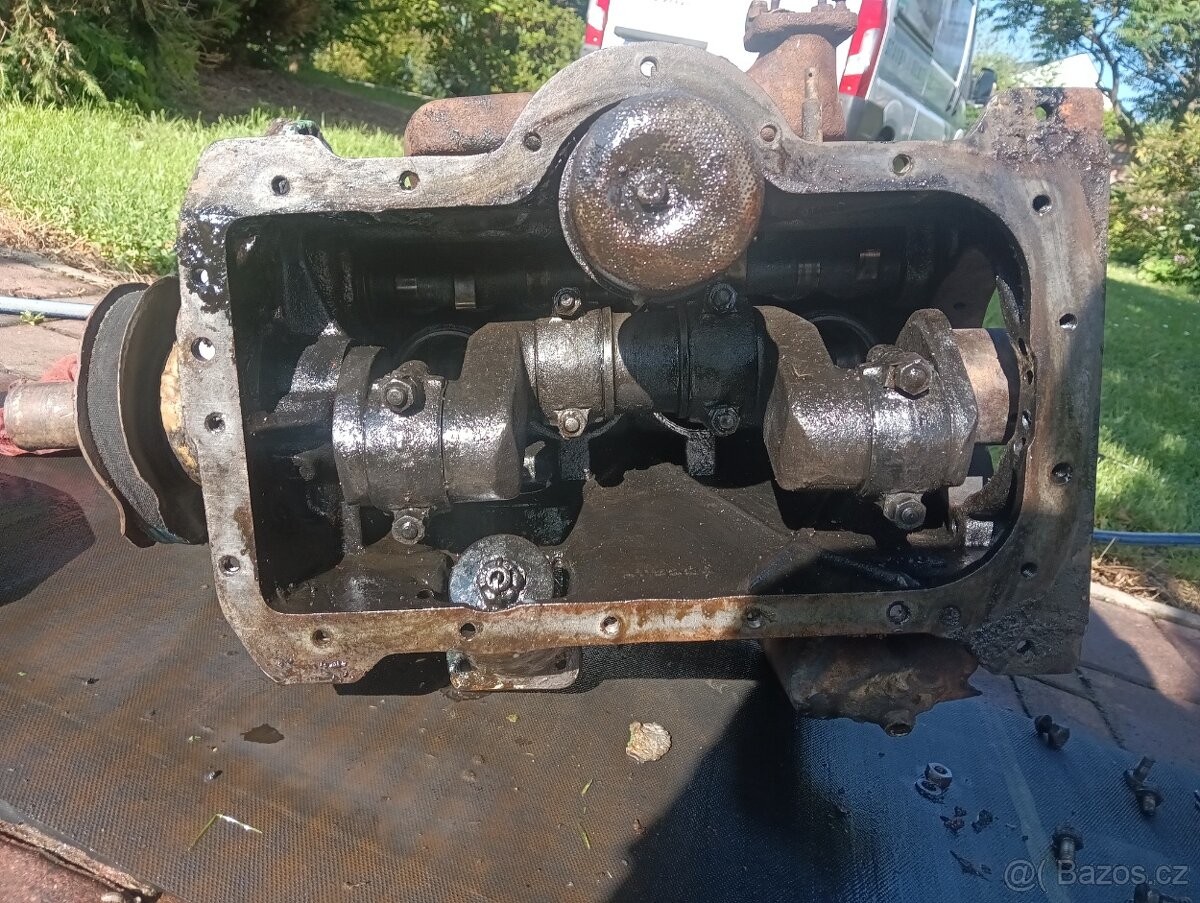 Škoda Popular motor - 4