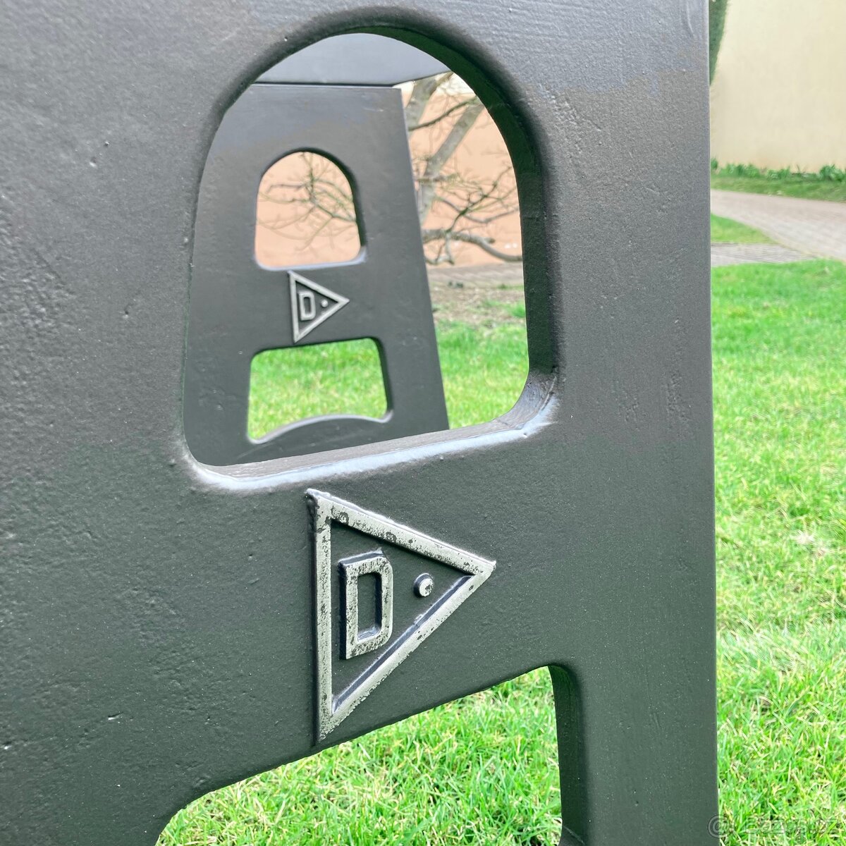 Litinové nohy - přîprava na stůl - 4