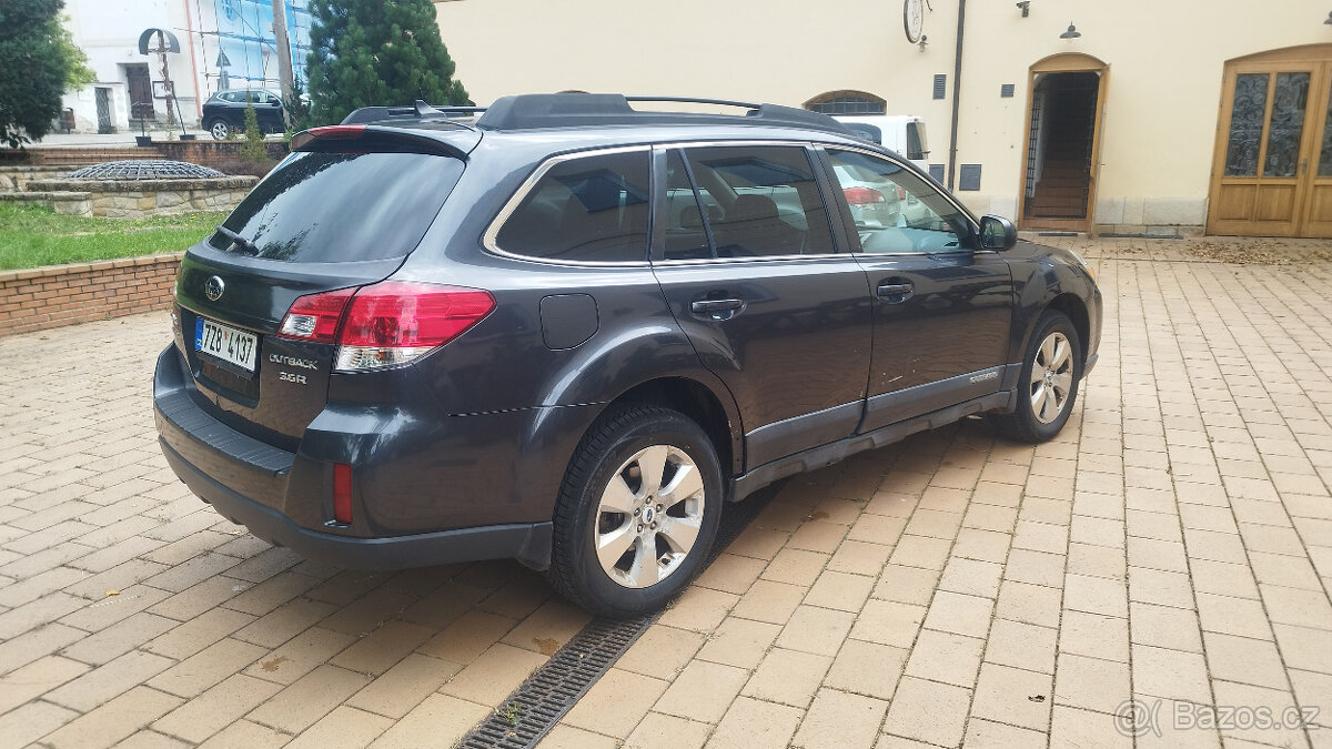 2012 Subaru Outback 3.6R - 4