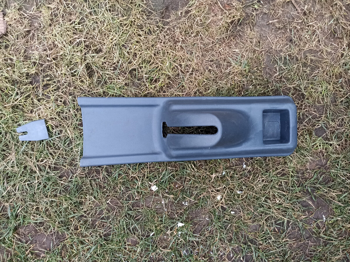 Středový tunel felicia. - 4