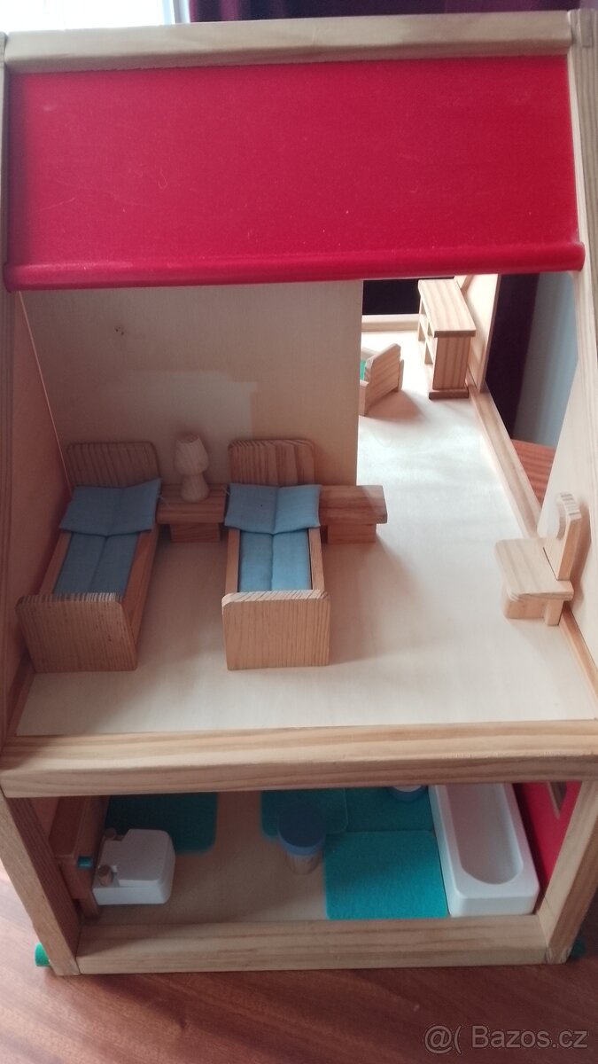 Dřevěný domeček pro panenky - 4