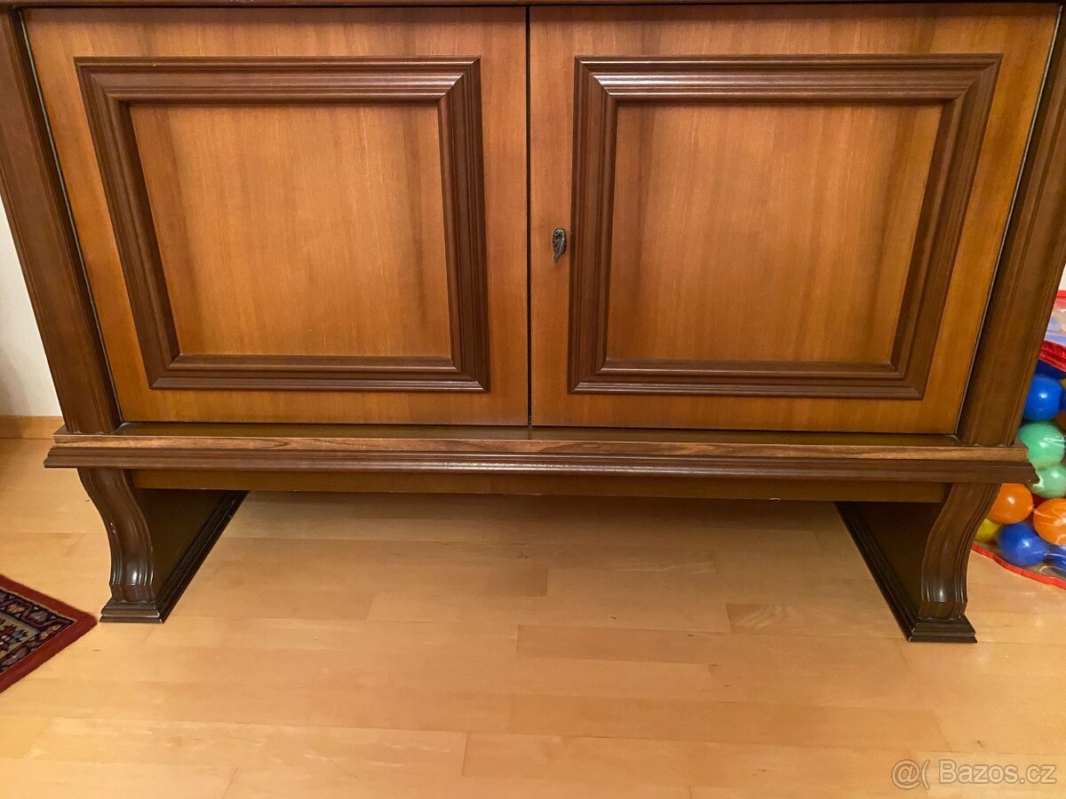 Masivní komoda - 4
