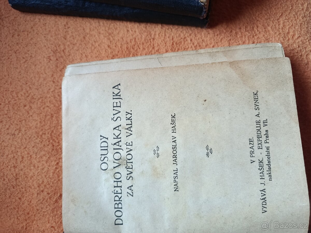 Bídníci – Victor Hugo + Švejk a další knihy - 4