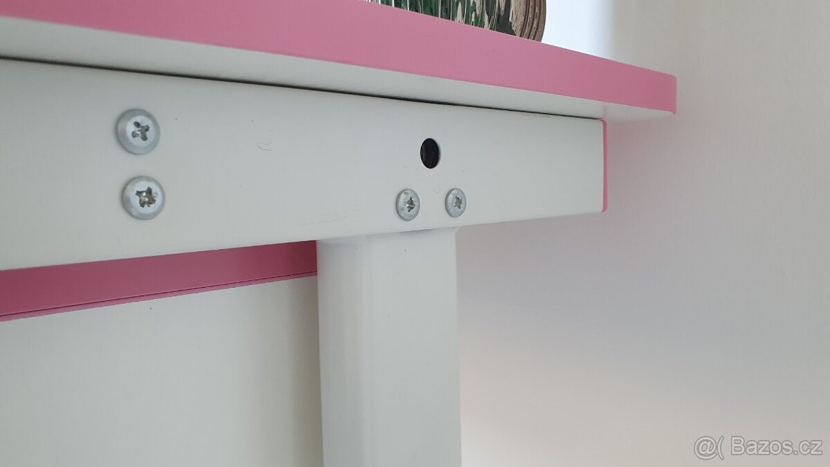 Dětský psací stůl - nastavitelná výška - 4