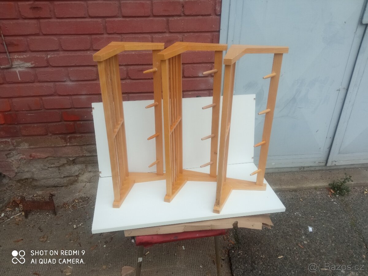 Věšák na zeď - 4