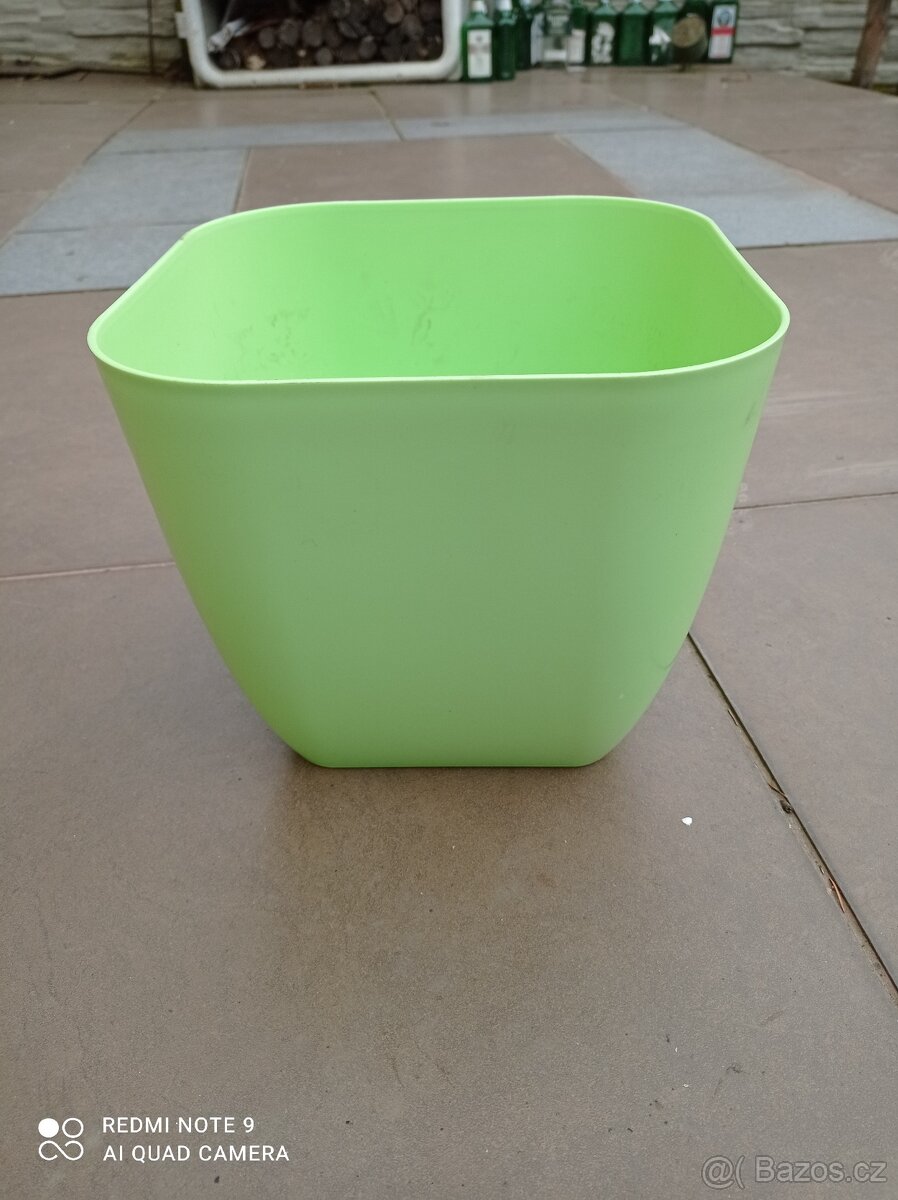 Květináče, keramické figurky - 4