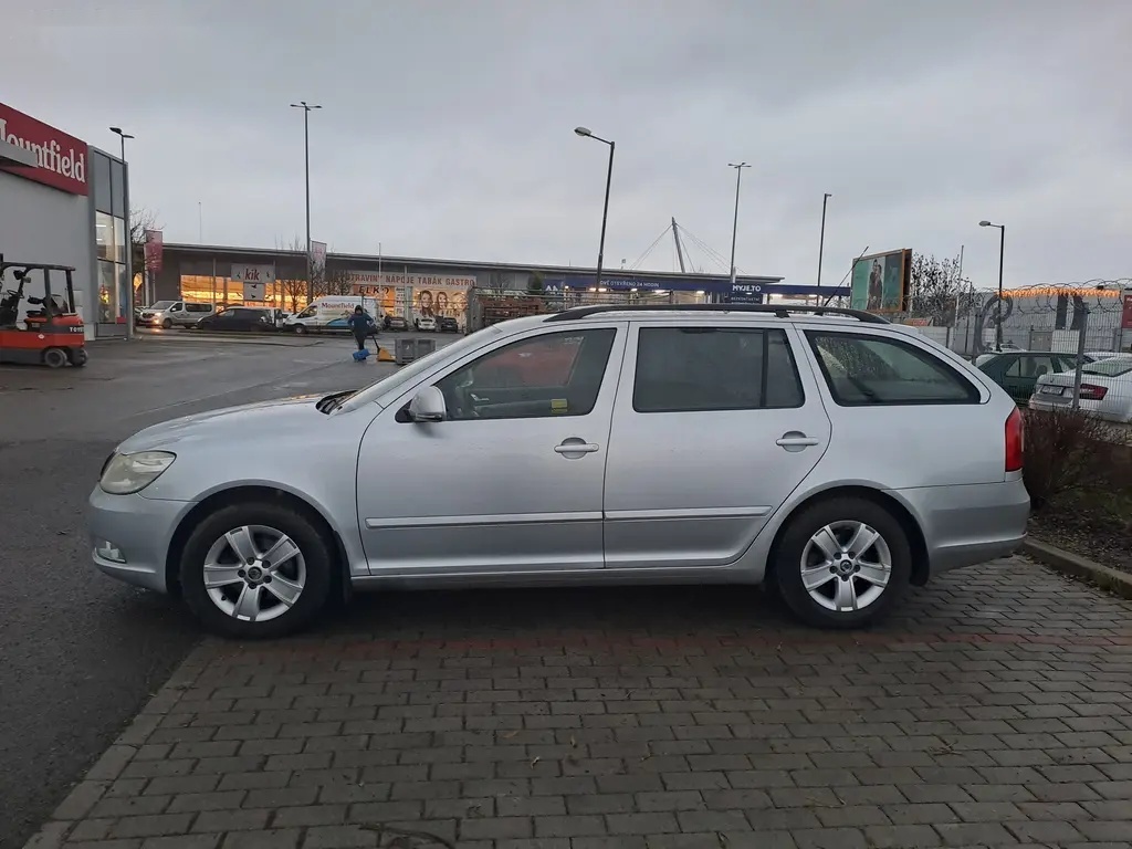 Škoda Octavia, 1.9TDI 77KW PĚKNÁ,ZACHOVALÁ - 4