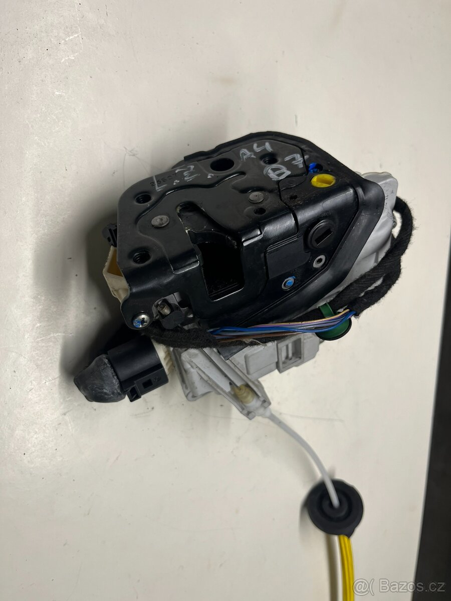 //Zámky Audi A4 B7 LP,LZ,PP,PZ // - 4