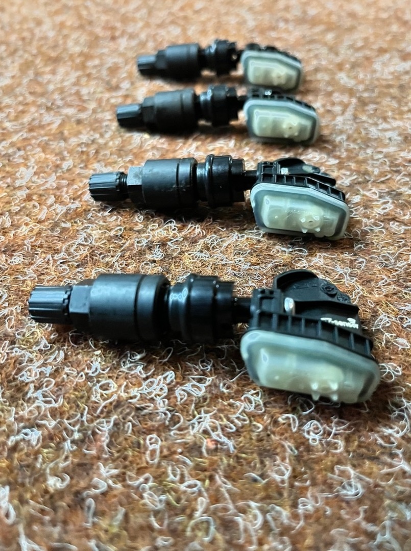 4x TPMS - Senzory - Volkswagen - 4