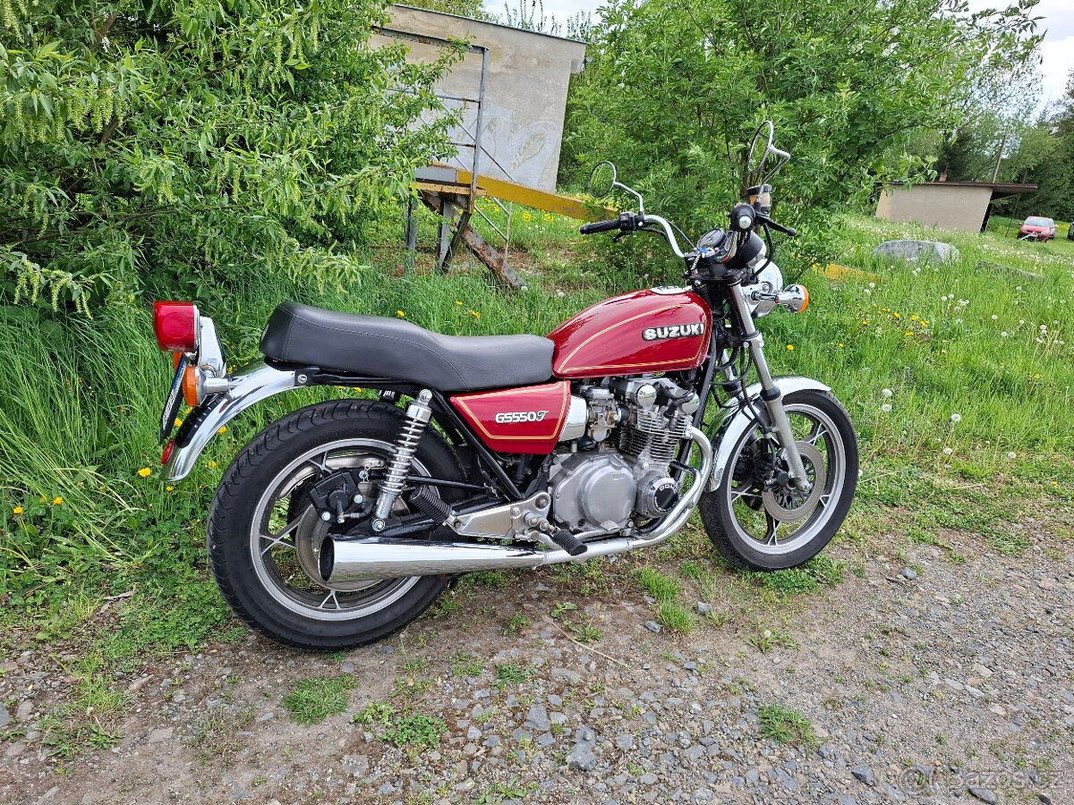 Suzuki GS550T - 4