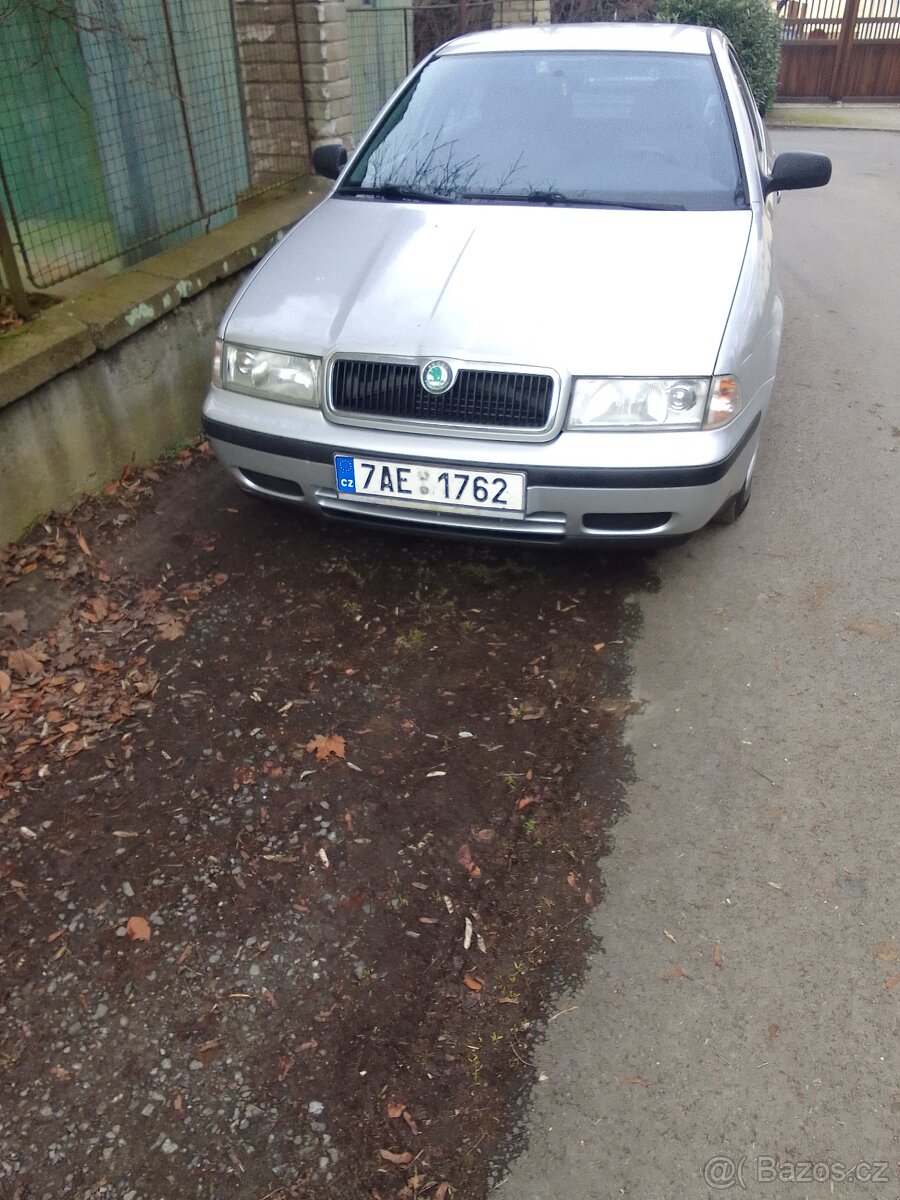 Škoda Octavia 1.6benzín - 4