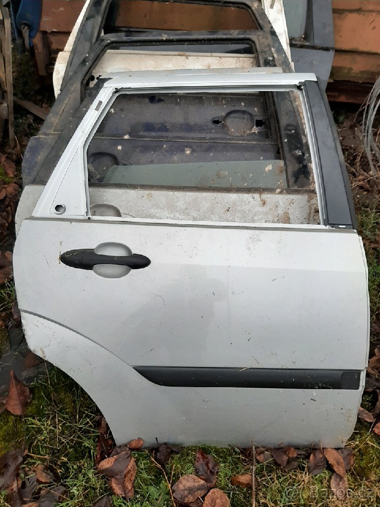 Ford focus combi,5 dveř,3 dveř. 1999-2004 - 4
