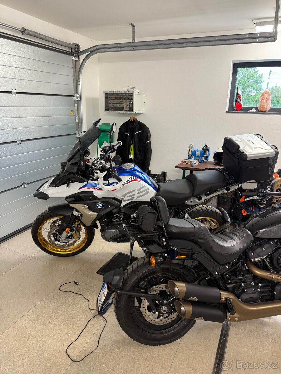 BMW R 1250 GS, barva trikolóra