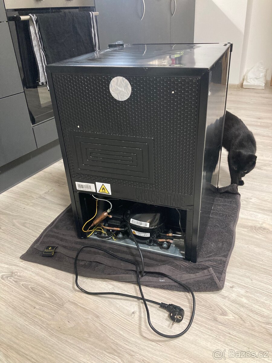 Mini lednice Klarstein Scooby, 40L - 4