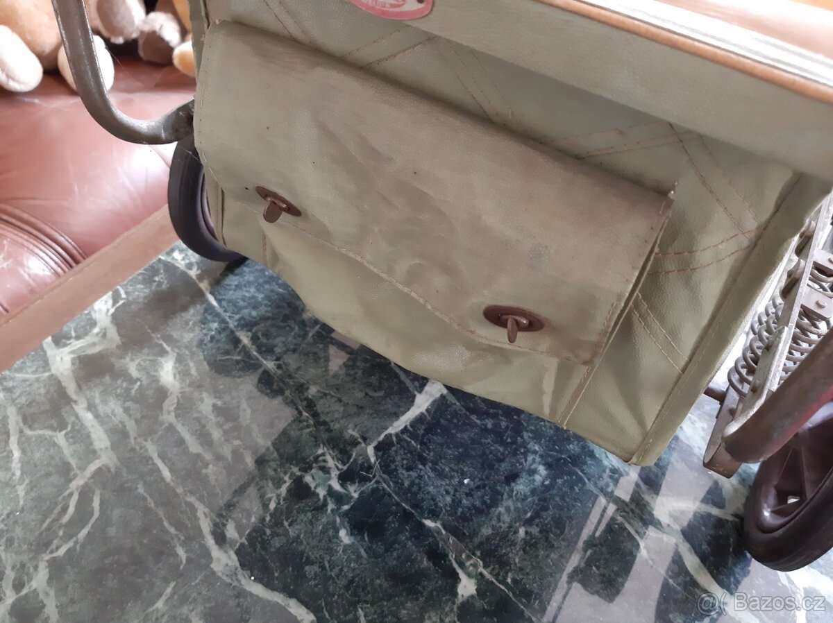 starý kočárek pro panenky osmipérák - 4