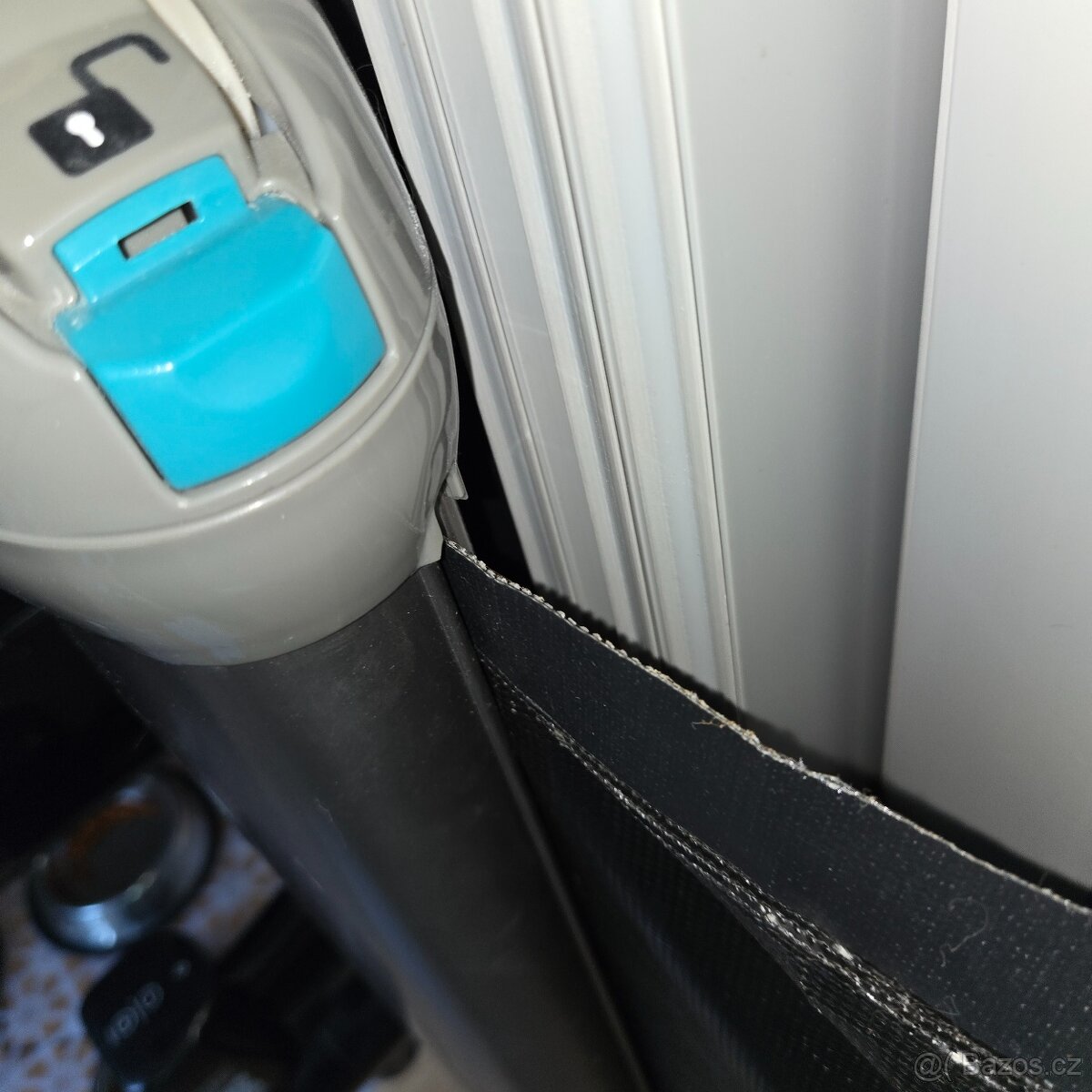 Otevírací zábrana do dveří - 4