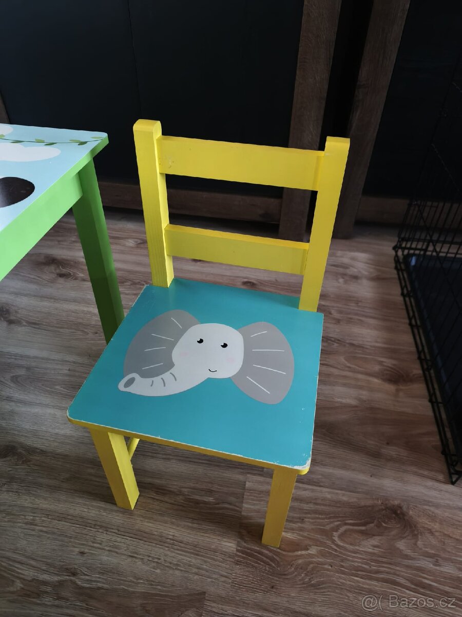 Dětský stůl a dvě židličky - 4