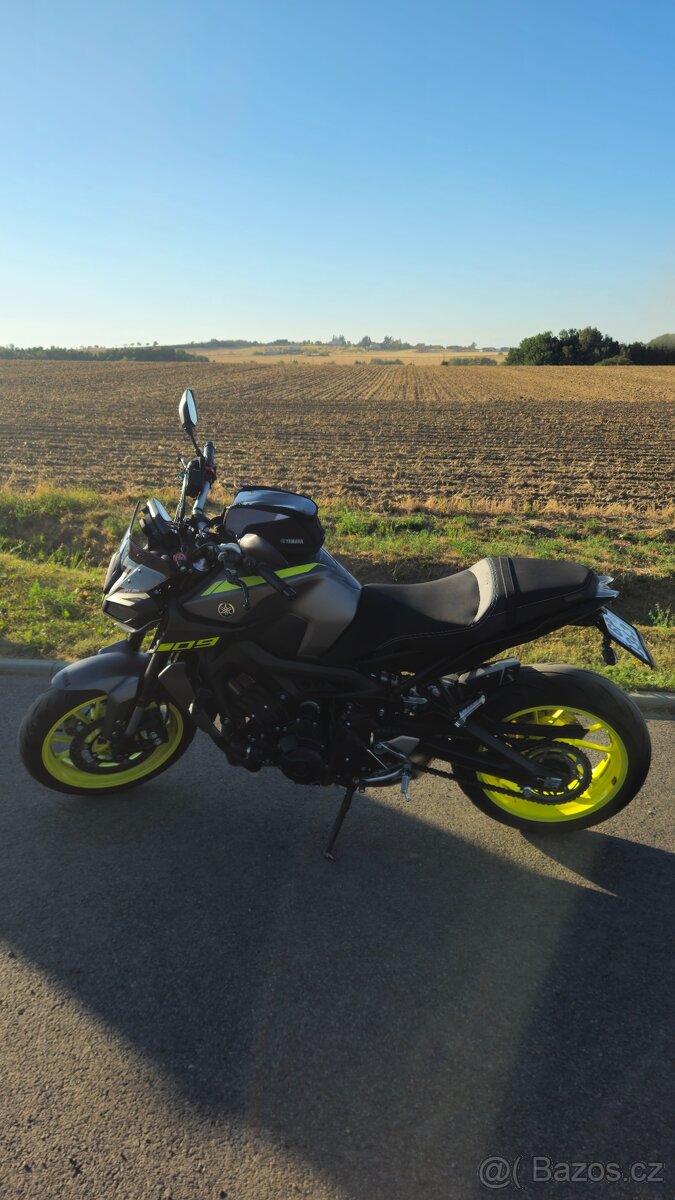 Yamaha mt 09 - 4