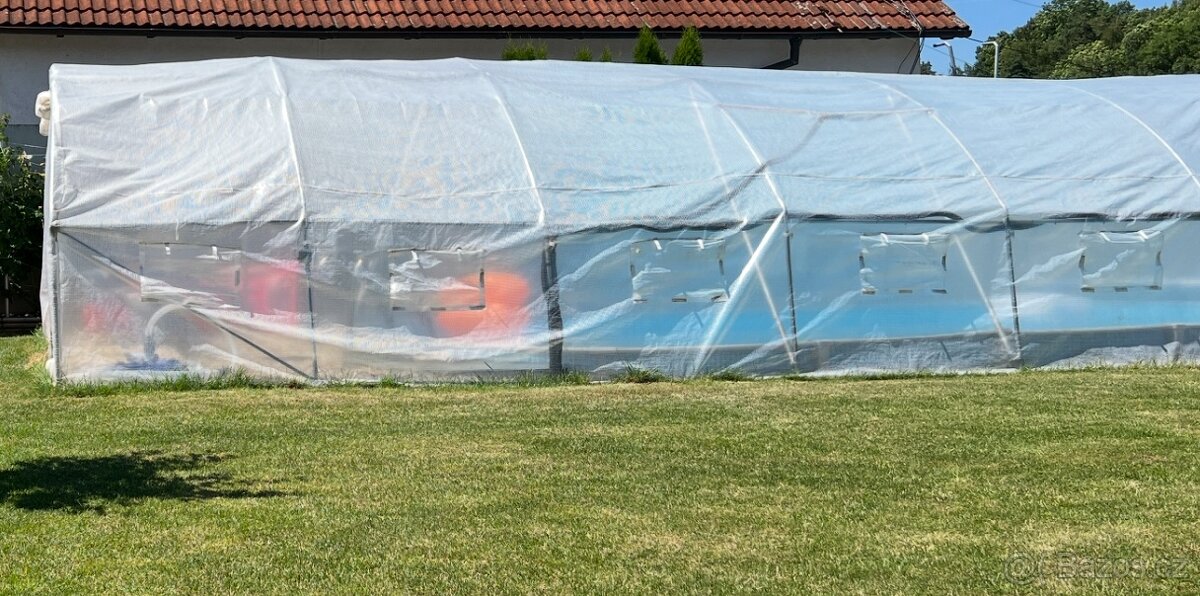 Prodám venkovní bazén 7,3 x 3,7 m - 4