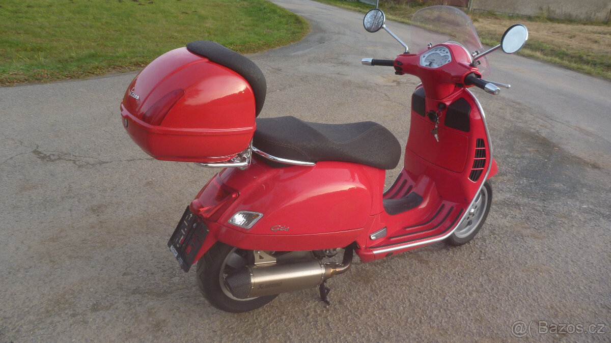 Piaggio Vespa GTS 125 - 4
