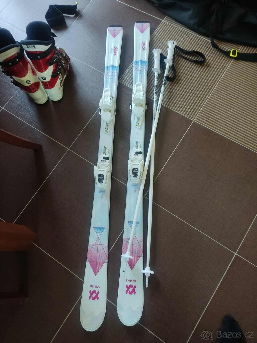 Sjezdové lyže Volki 150 cm, přeskáče Rossignol + hůlky - 4