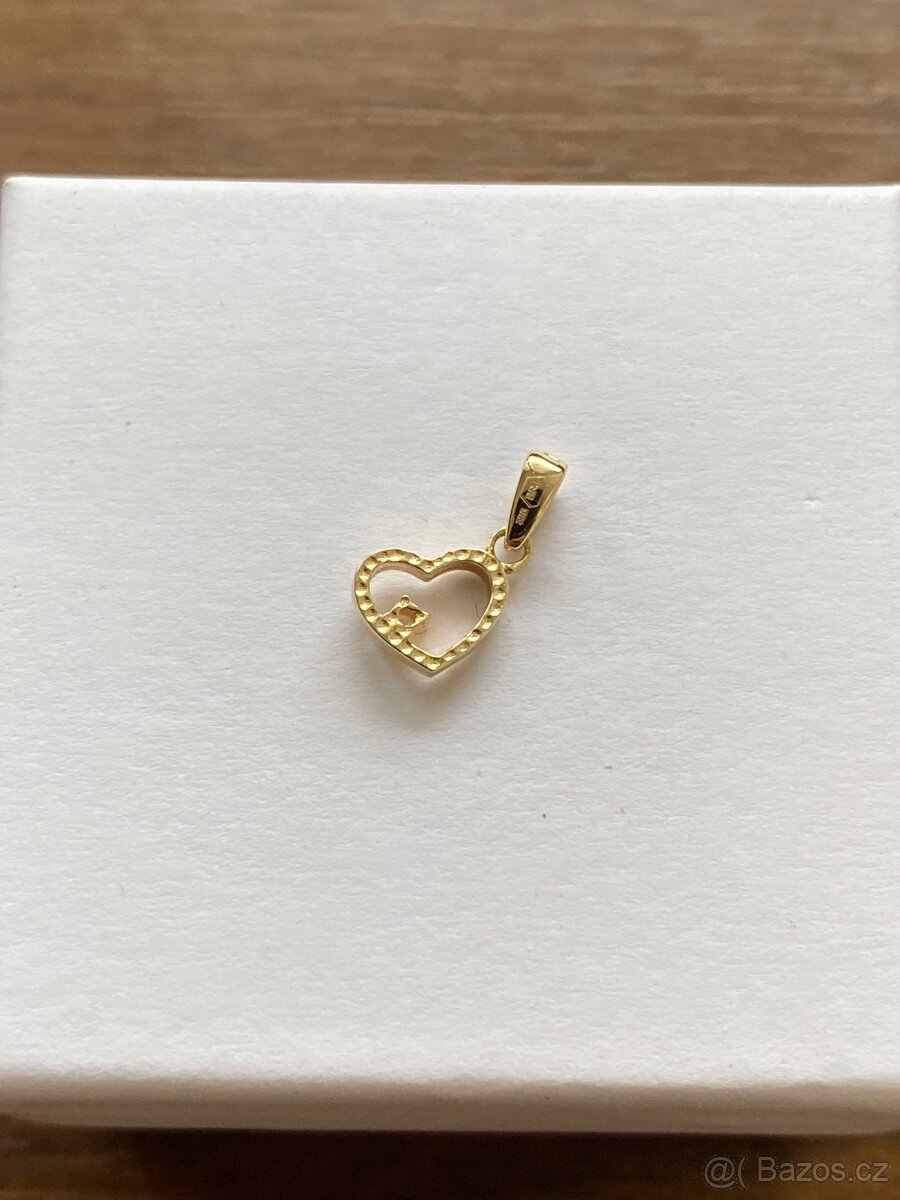 Zlatý přívěsek - 4