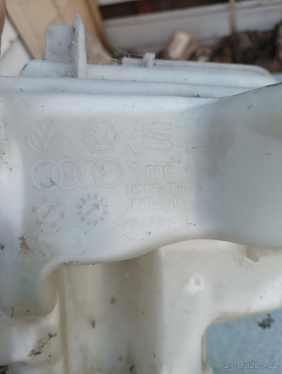 nadobka odstřikovačů fabia 3 - 4