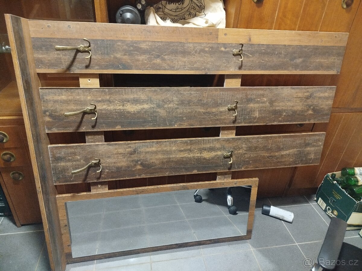 Předsíňová stěna - 4