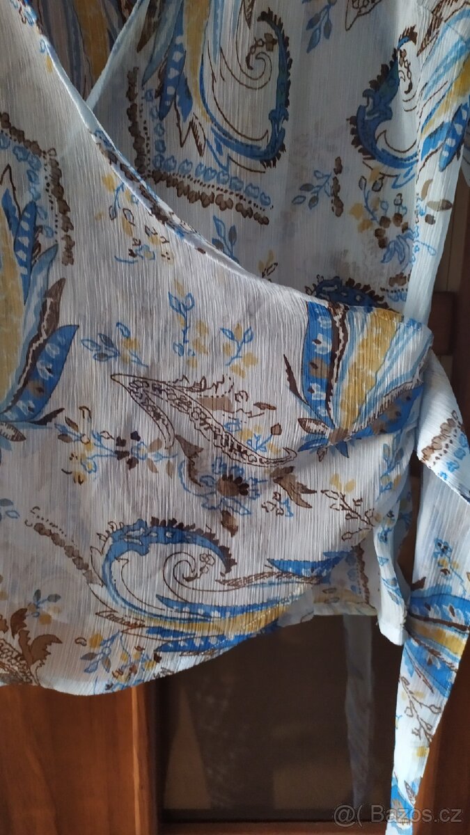 hezká zavinovací halenka - 4