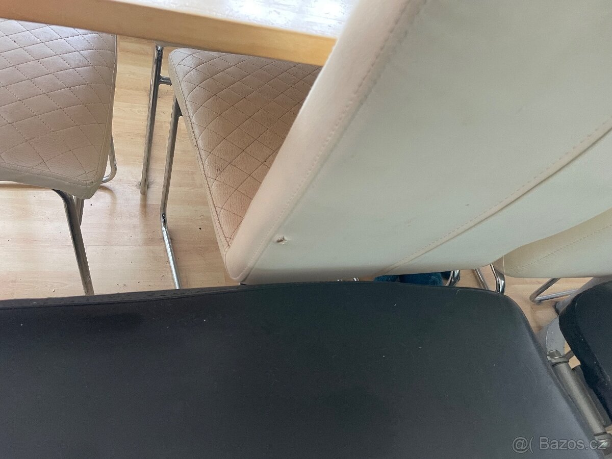 Stůl + 6 židlí - 4