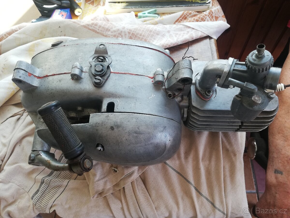 Jawa 50 pionýr motor - 4