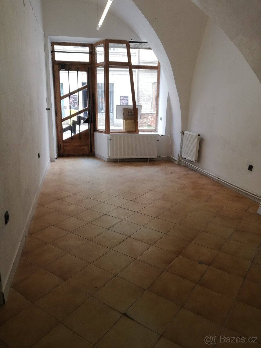 PRONÁJEM, KOMERČNÍ / OBCHODNÍ PROSTOR V JIHLAVĚ. - 4