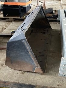 Zetor 7340 turbo s nářadím, pracoval v podniku údržba areálu - 4