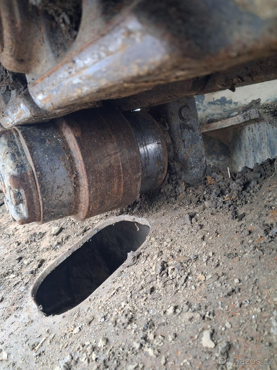 Prodám pásový caterpillar 323dl - 4