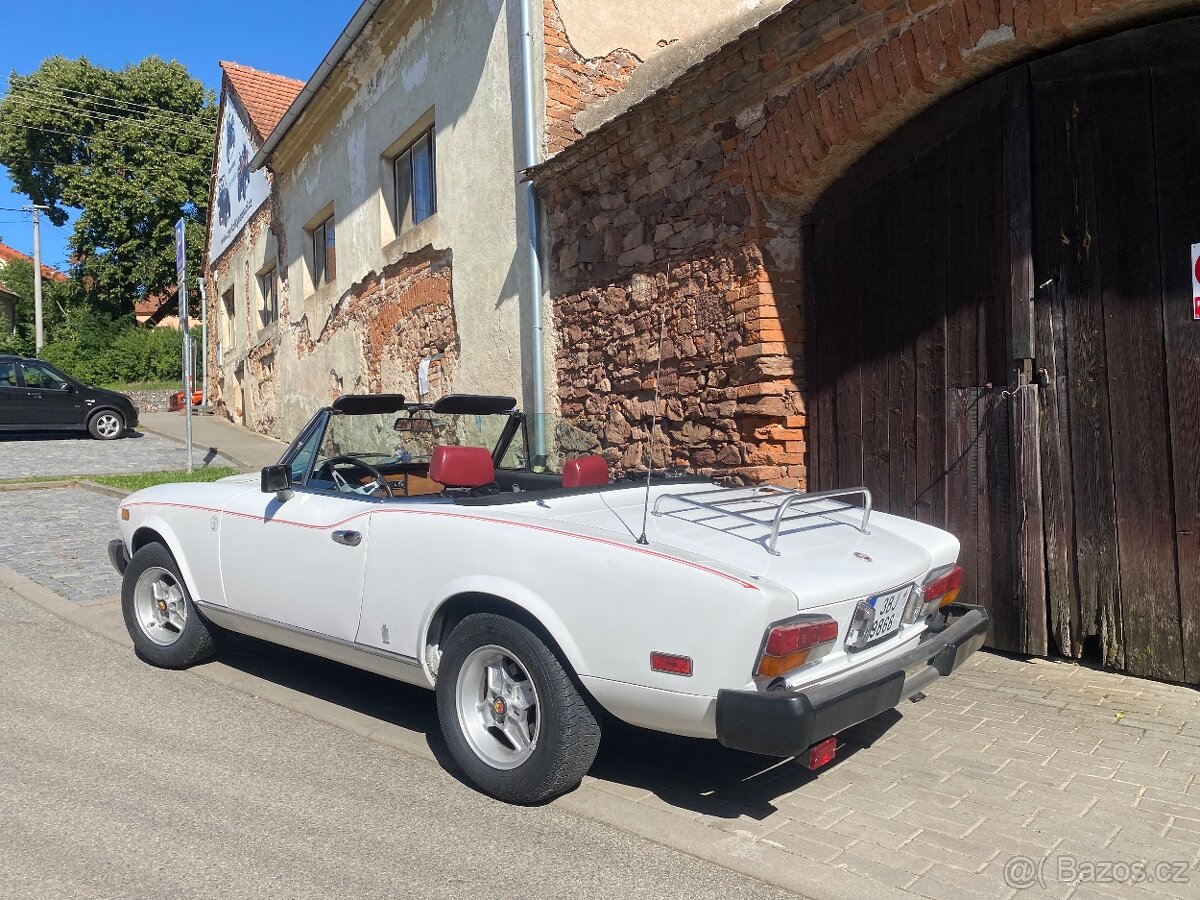 Spider 124 , 1977 bílé SPZ - 4