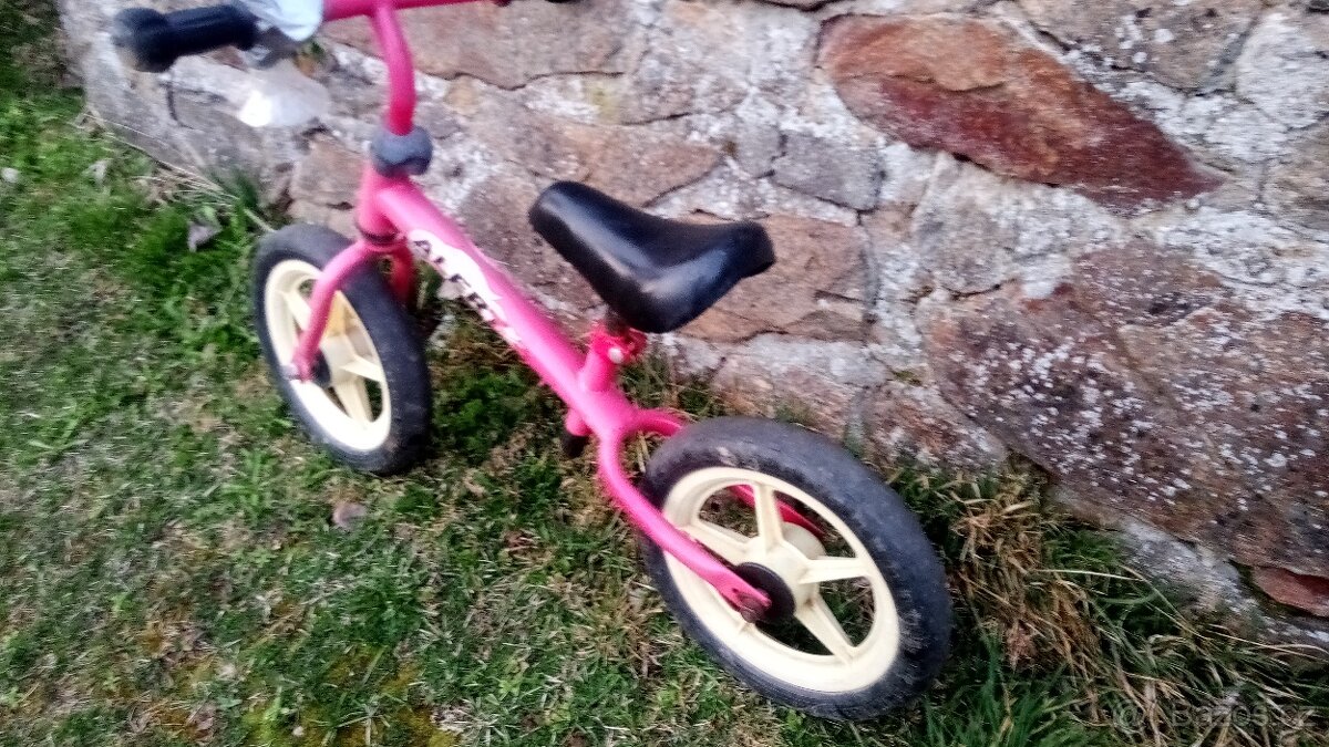 Dětské odrážedlo-tři kusy - 4