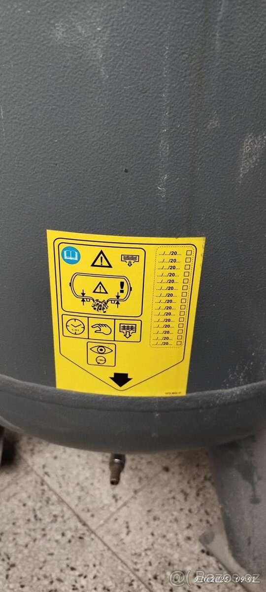 Pístový kompresor Schneider UniMaster ST (8762) - 4